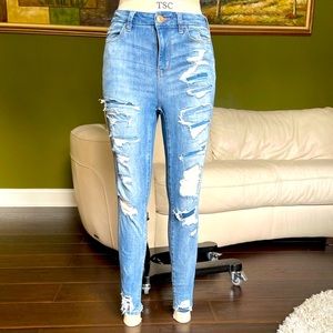 American Eagle Outfitters/ Skinny Ripped Jeans  (LIGHT JEAN BLUE)Size 0/Preowned